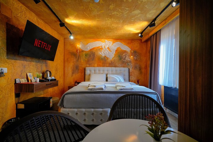 Room 153 of 244