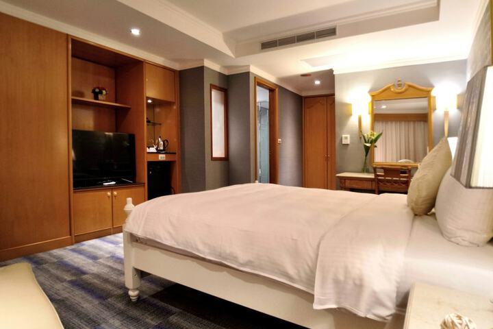 Room 29 of 82