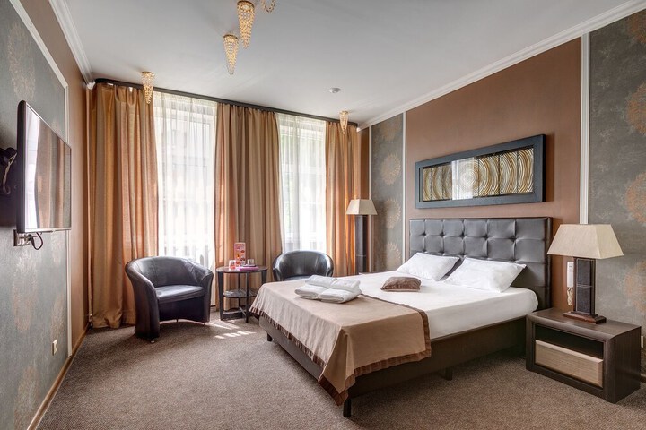 Room 12 of 36