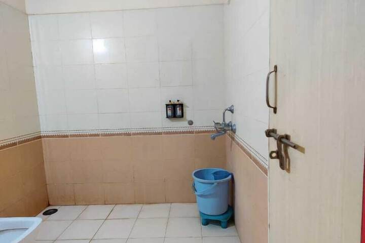 Room 14 of 18