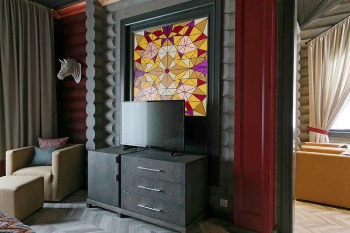 Room 5 of 8