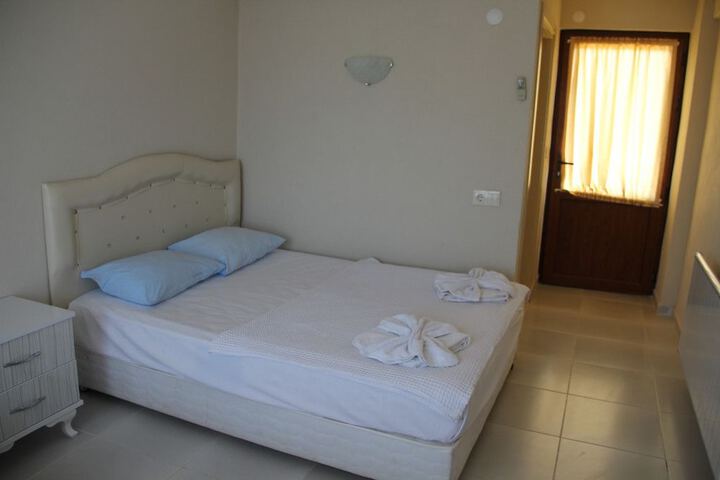 Room 2 of 25