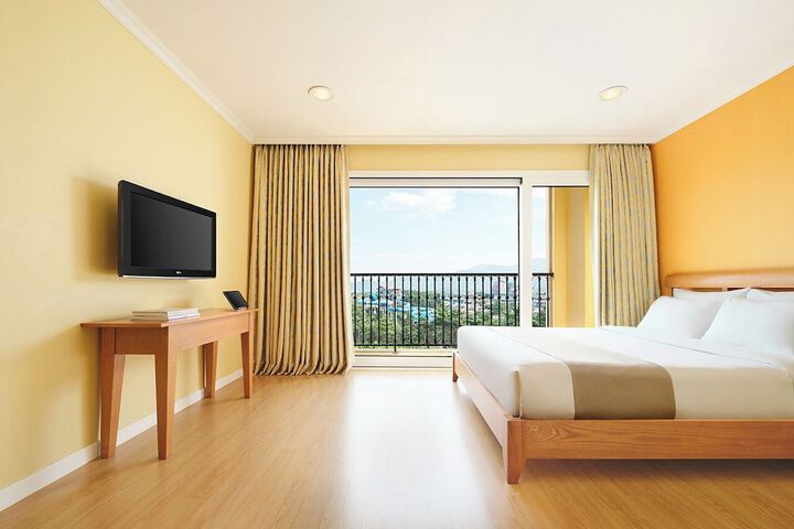 Room 28 of 45