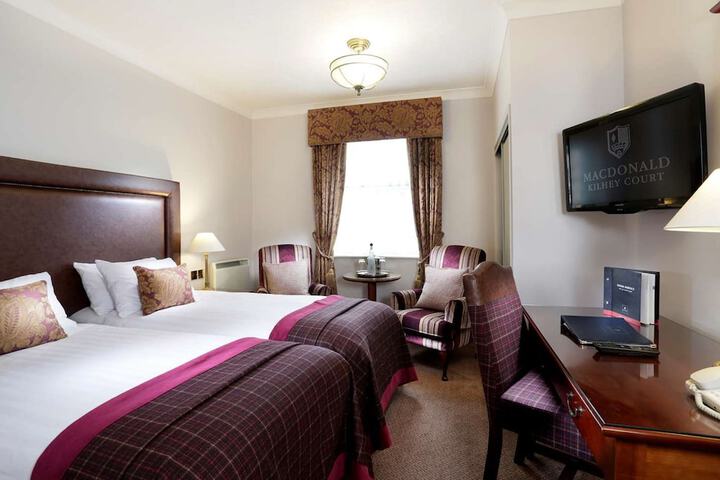 Room 10 of 51