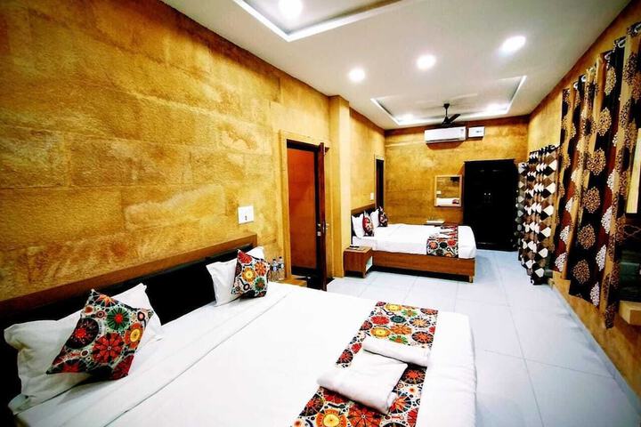 Room 9 of 29