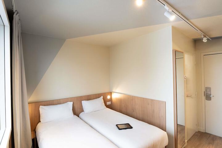 Room 19 of 47