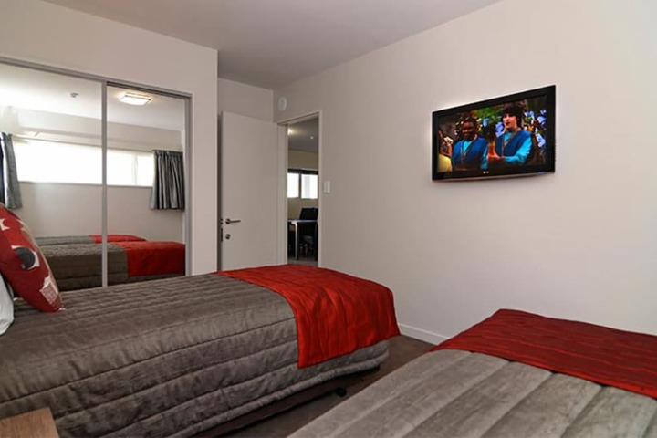 Room 5 of 28