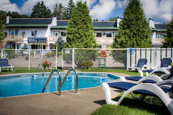 Pool image of Motel Le JoliBourg