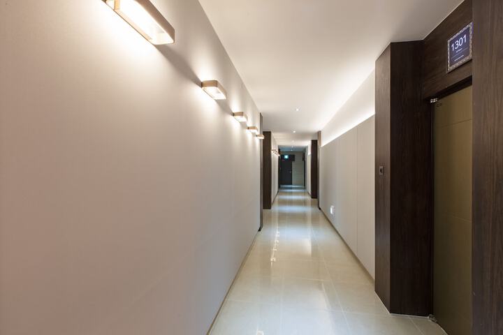 Ballroom/Hall 43 of 54