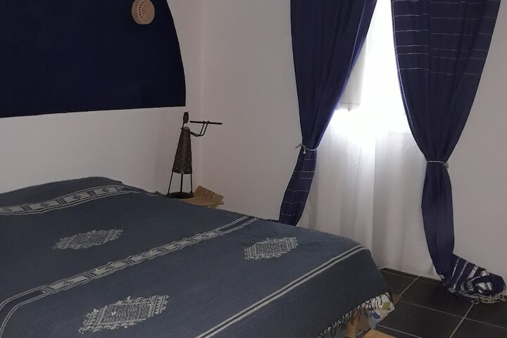 Room 11 of 34