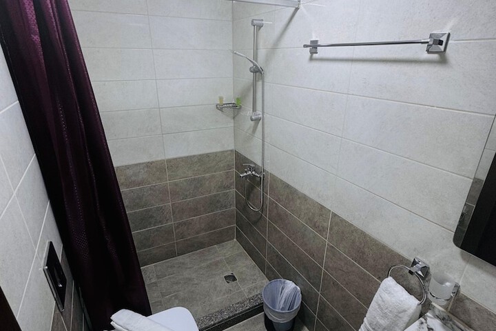 Room 20 of 27
