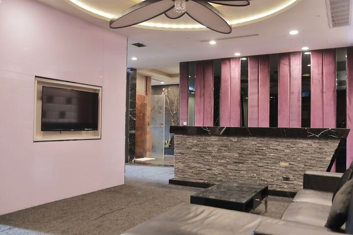 Room 30 of 41