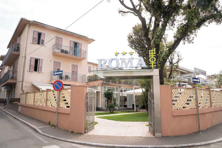 Hotel Roma in Massa