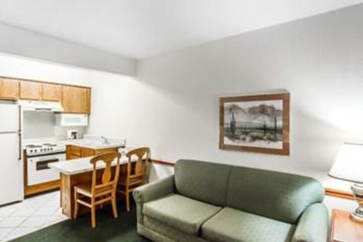 Room 8 of 20