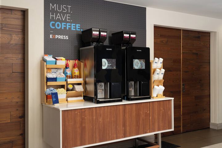 Breakfast/Coffee Service 60 of 95