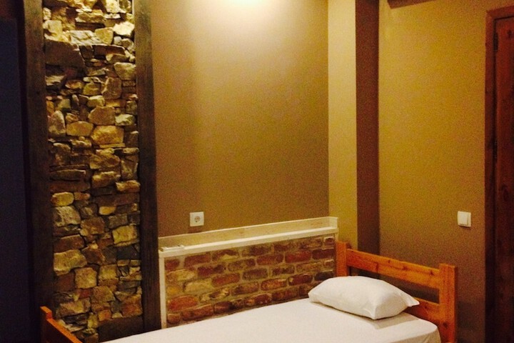 Room 12 of 19