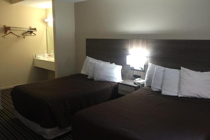 Basic Double Bed (4 of 15)