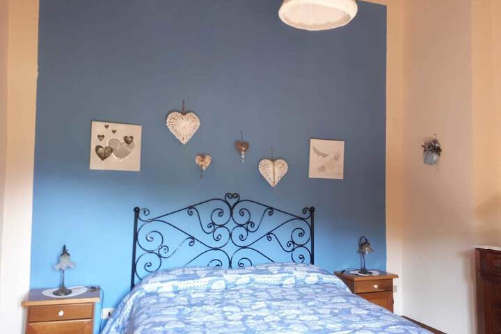 Room 2 of 27