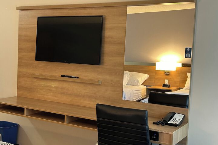 Room 7 of 26