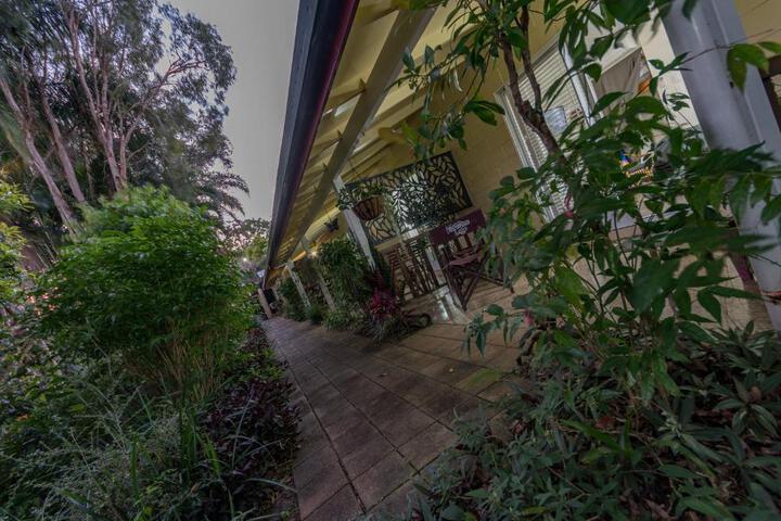 Hotel Exterior 21 of 55