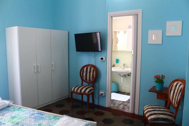 Room 68 of 107