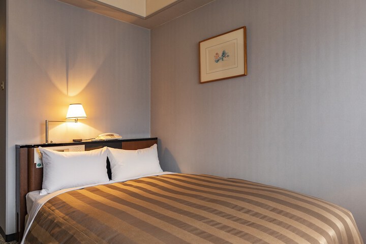Room 7 of 74