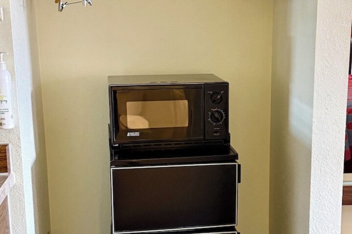 Room 13 of 27