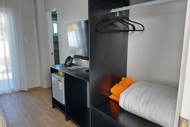 Hotel 388 of 403