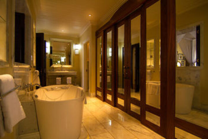 Room 2 of 28
