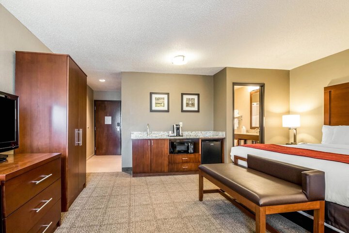 1 King Bed (8 of 17)