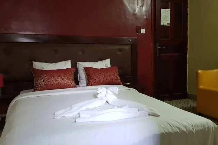 Room 9 of 9