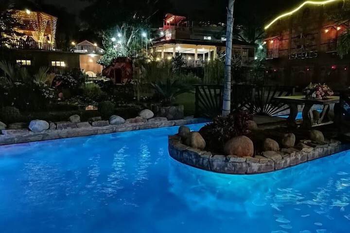 Pool 4 of 15
