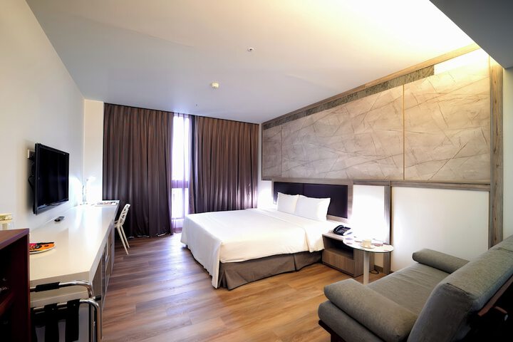 Room 27 of 155
