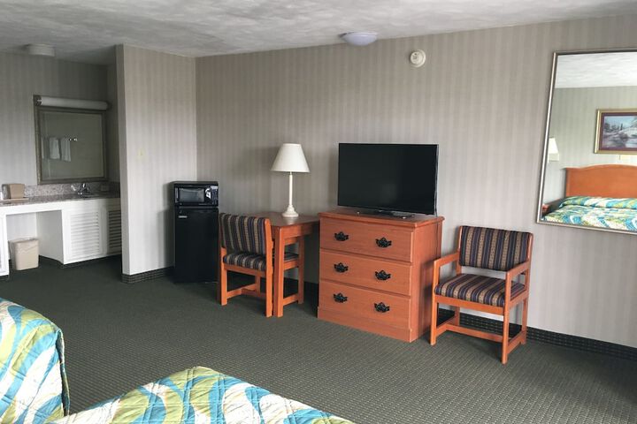 Room 5 of 32
