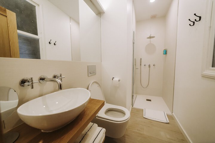 Room 16 of 21