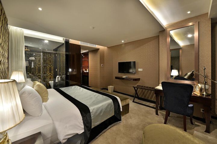 Room 19 of 54