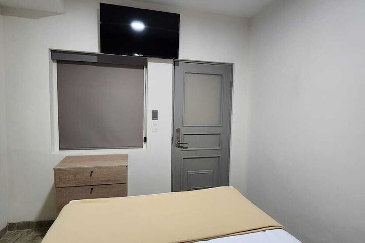 Room 20 of 35