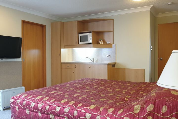 Room 6 of 30