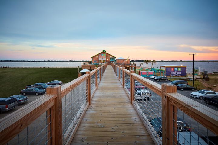 Dock