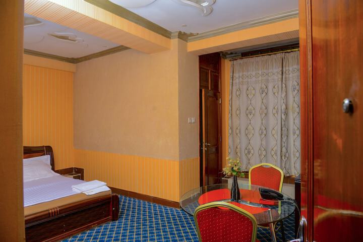 Room 11 of 34