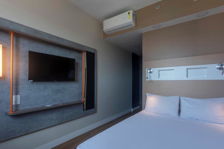 Room 35 of 110