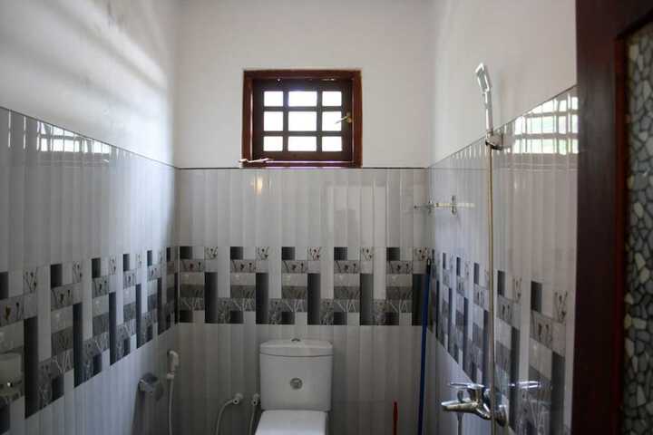 Room 32 of 46