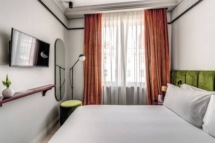 Room 21 of 47