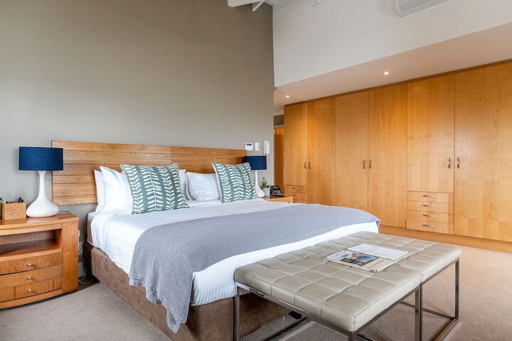 Room 21 of 212