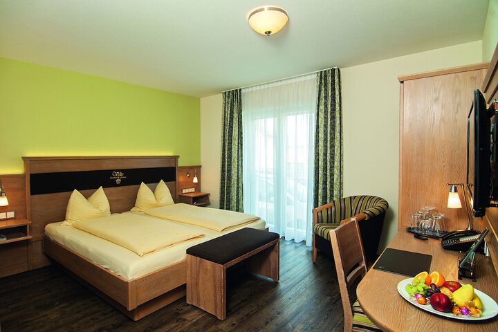 Room 5 of 18