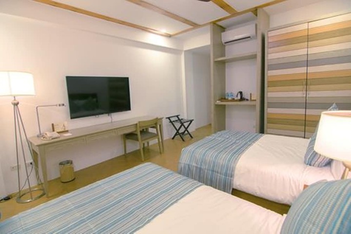 Room 12 of 75