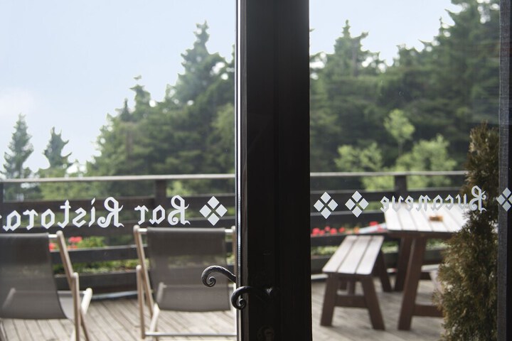 Terrace/Patio 30 of 60