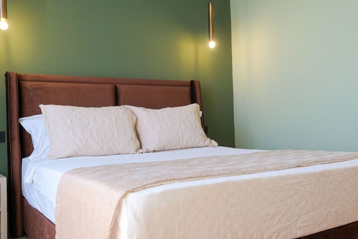Room 10 of 34