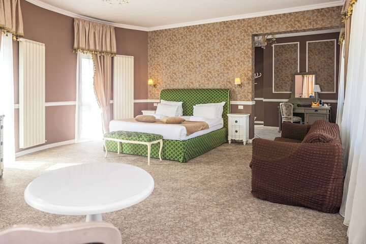 Room 41 of 66