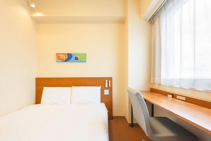 Room 5 of 25
